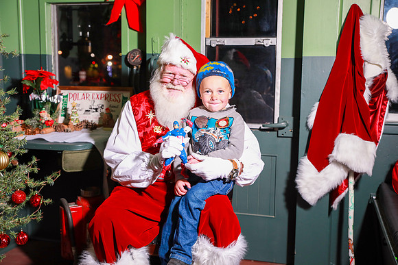HSChristmas2021_SOCIAL-87